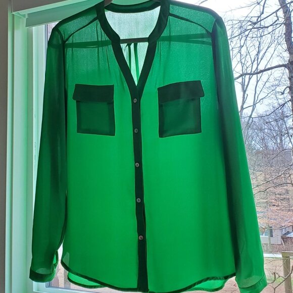 Pixi + Ivy Button-Down Green Blouse. Size S - Picture 6 of 6